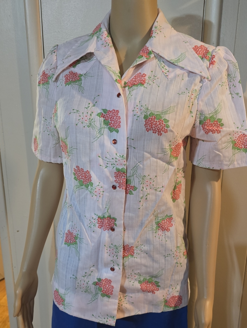 1960's Tem Tex Floral Pink Short-Sleeve Snap Front Western Top